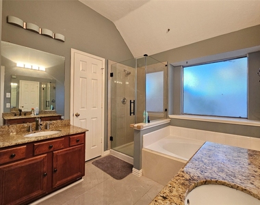 8807 Vista Springs Drive - Photo Thumbnail 12
