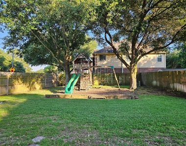 8807 Vista Springs Drive - Photo Thumbnail 18