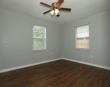 713 S Valderas Street - Photo Thumbnail 5