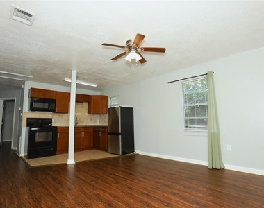 713 S Valderas Street - Photo Thumbnail 1