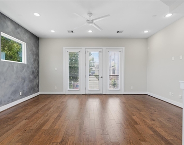 2102 Bello Amanecer Lane - Photo Thumbnail 4