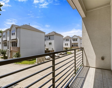 2102 Bello Amanecer Lane - Photo Thumbnail 8