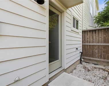 2102 Bello Amanecer Lane - Photo Thumbnail 23