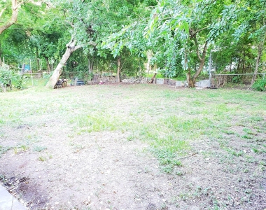 5318 Doulton Drive - Photo Thumbnail 16