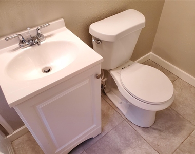 5318 Doulton Drive - Photo Thumbnail 7