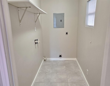 5318 Doulton Drive - Photo Thumbnail 14