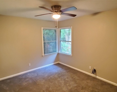 5318 Doulton Drive - Photo Thumbnail 3