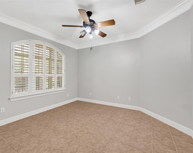8619 Arranmore Lane - Photo Thumbnail 10