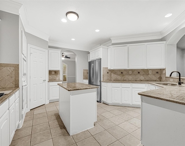 8619 Arranmore Lane - Photo Thumbnail 7
