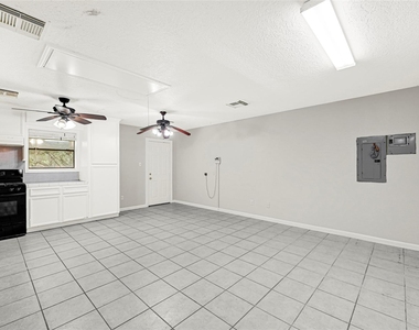8619 Arranmore Lane - Photo Thumbnail 27