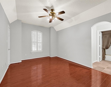 8619 Arranmore Lane - Photo Thumbnail 21
