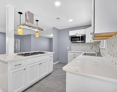 11226 Huggins Drive - Photo Thumbnail 9