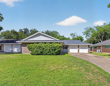 11226 Huggins Drive - Photo Thumbnail 2