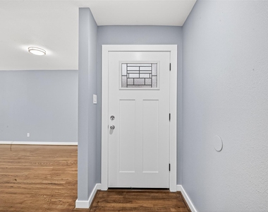 11226 Huggins Drive - Photo Thumbnail 5