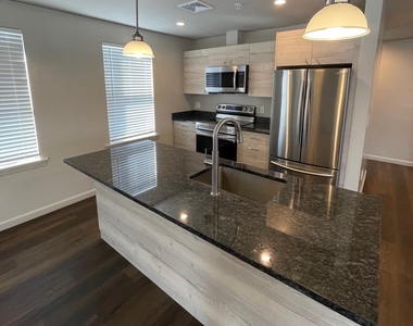 540 Lafayette - Photo Thumbnail 2