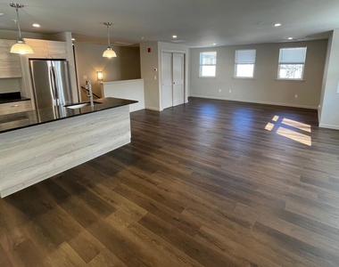 540 Lafayette - Photo Thumbnail 3