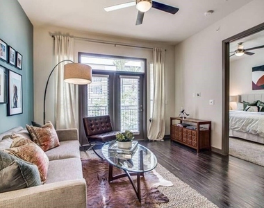 935 N Wilcrest - Photo Thumbnail 6