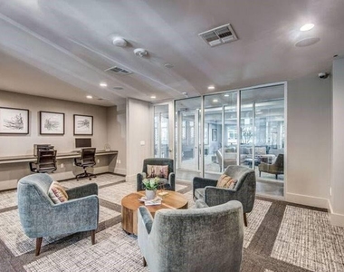 935 N Wilcrest - Photo Thumbnail 17
