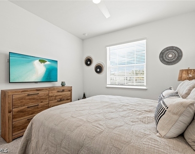 11801 Venetian Lagoon Drive - Photo Thumbnail 14