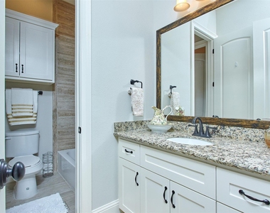 1126 W West 16th Street - Photo Thumbnail 44