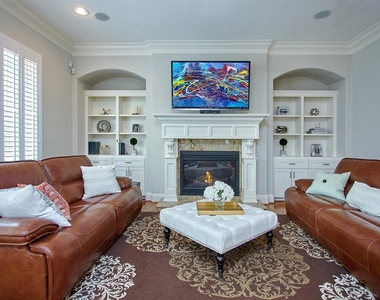 1126 W West 16th Street - Photo Thumbnail 15