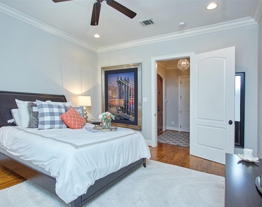 1126 W West 16th Street - Photo Thumbnail 10