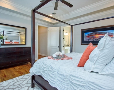 1126 W West 16th Street - Photo Thumbnail 34