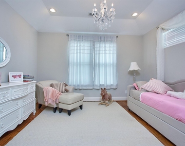1126 W West 16th Street - Photo Thumbnail 38