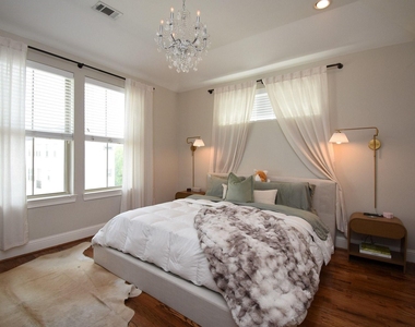 1126 W West 16th Street - Photo Thumbnail 42