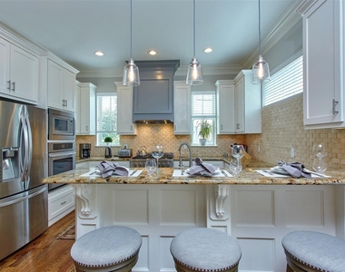 1126 W West 16th Street - Photo Thumbnail 29