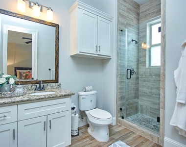 1126 W West 16th Street - Photo Thumbnail 12