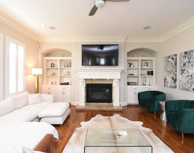1126 W West 16th Street - Photo Thumbnail 21