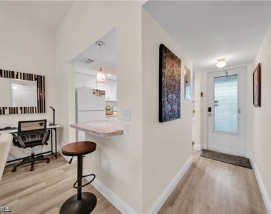 4613 Se 5th Avenue - Photo Thumbnail 1