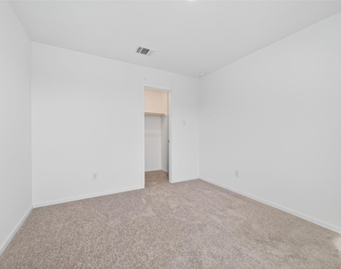 3025 Fantasy Terrace Drive - Photo Thumbnail 36