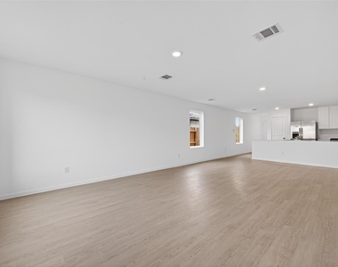 3025 Fantasy Terrace Drive - Photo Thumbnail 8