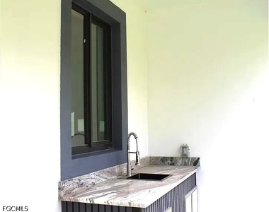 3306 E 2nd Street - Photo Thumbnail 18