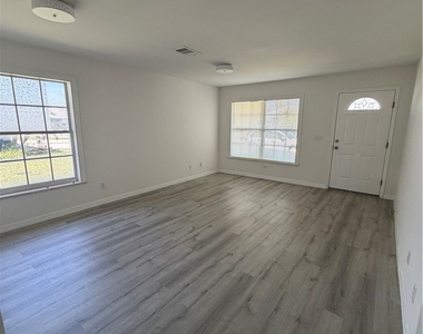 10625 Windsmont Court - Photo Thumbnail 2