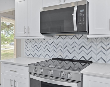 17337 Phlox Drive - Photo Thumbnail 12