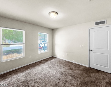 18321 Gibraltar Lane - Photo Thumbnail 10