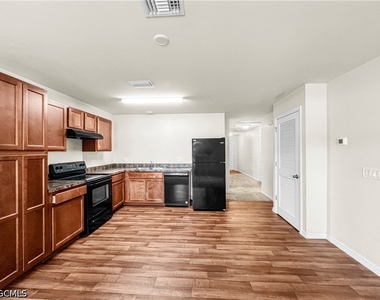 18321 Gibraltar Lane - Photo Thumbnail 8