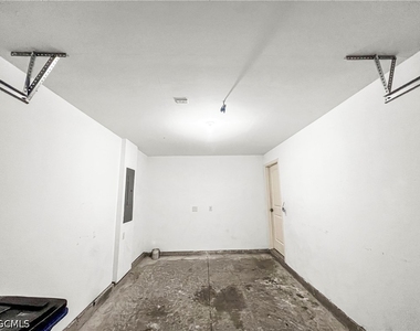 18321 Gibraltar Lane - Photo Thumbnail 26