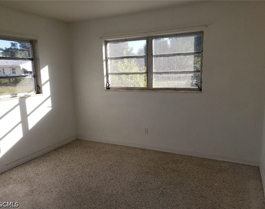 4911 Coronado Parkway - Photo Thumbnail 7