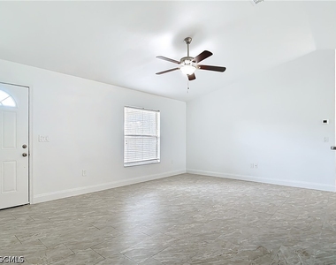 18522 Robinson Avenue - Photo Thumbnail 1