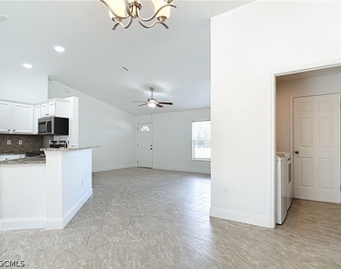 18522 Robinson Avenue - Photo Thumbnail 6
