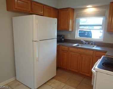 3921 Del Prado Boulevard S - Photo Thumbnail 6