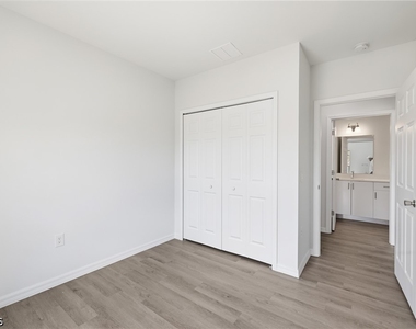 1406 Ford Circle - Photo Thumbnail 21