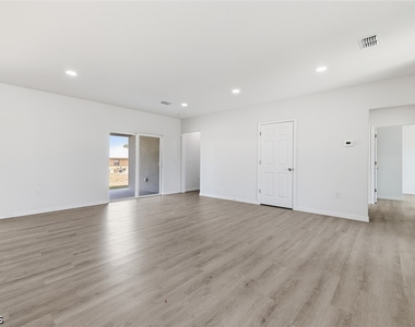1406 Ford Circle - Photo Thumbnail 25