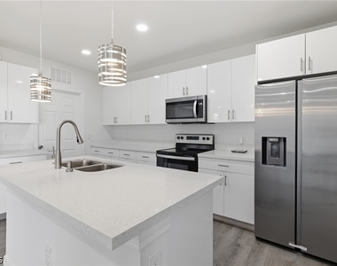 1406 Ford Circle - Photo Thumbnail 12