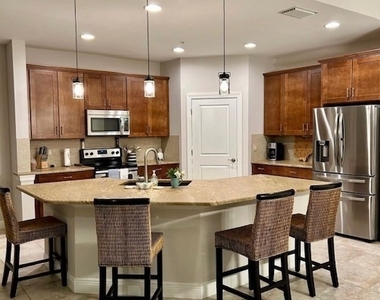 10455 Casella Way - Photo Thumbnail 13