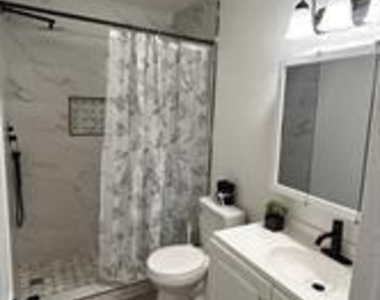 3318 Schroeder Avenue - Photo Thumbnail 12